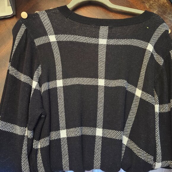 Black and White Sweater - Picture 2 of 4